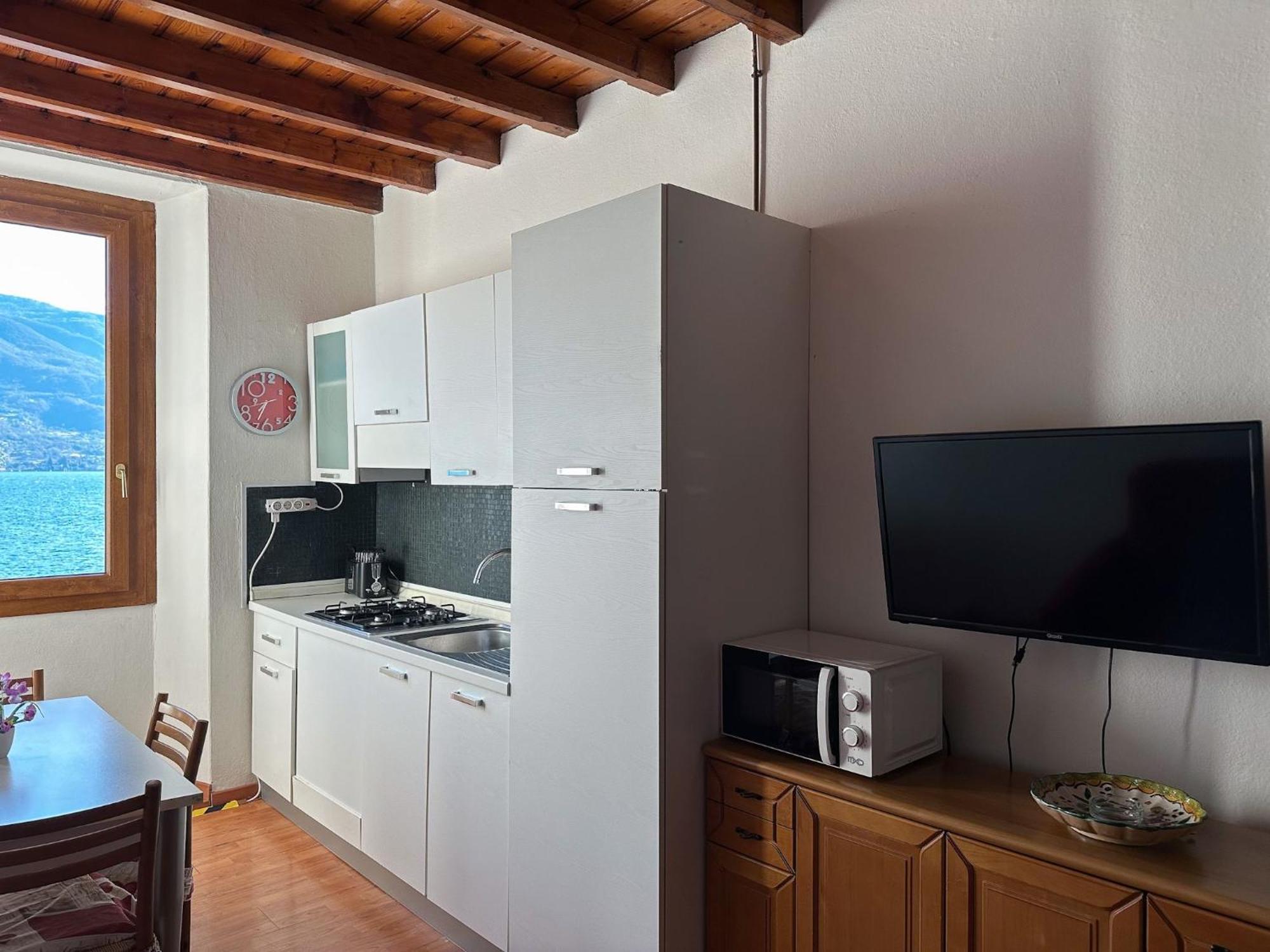 Renzo E Lucia Lake View Apartment Oliveto Lario Bagian luar foto