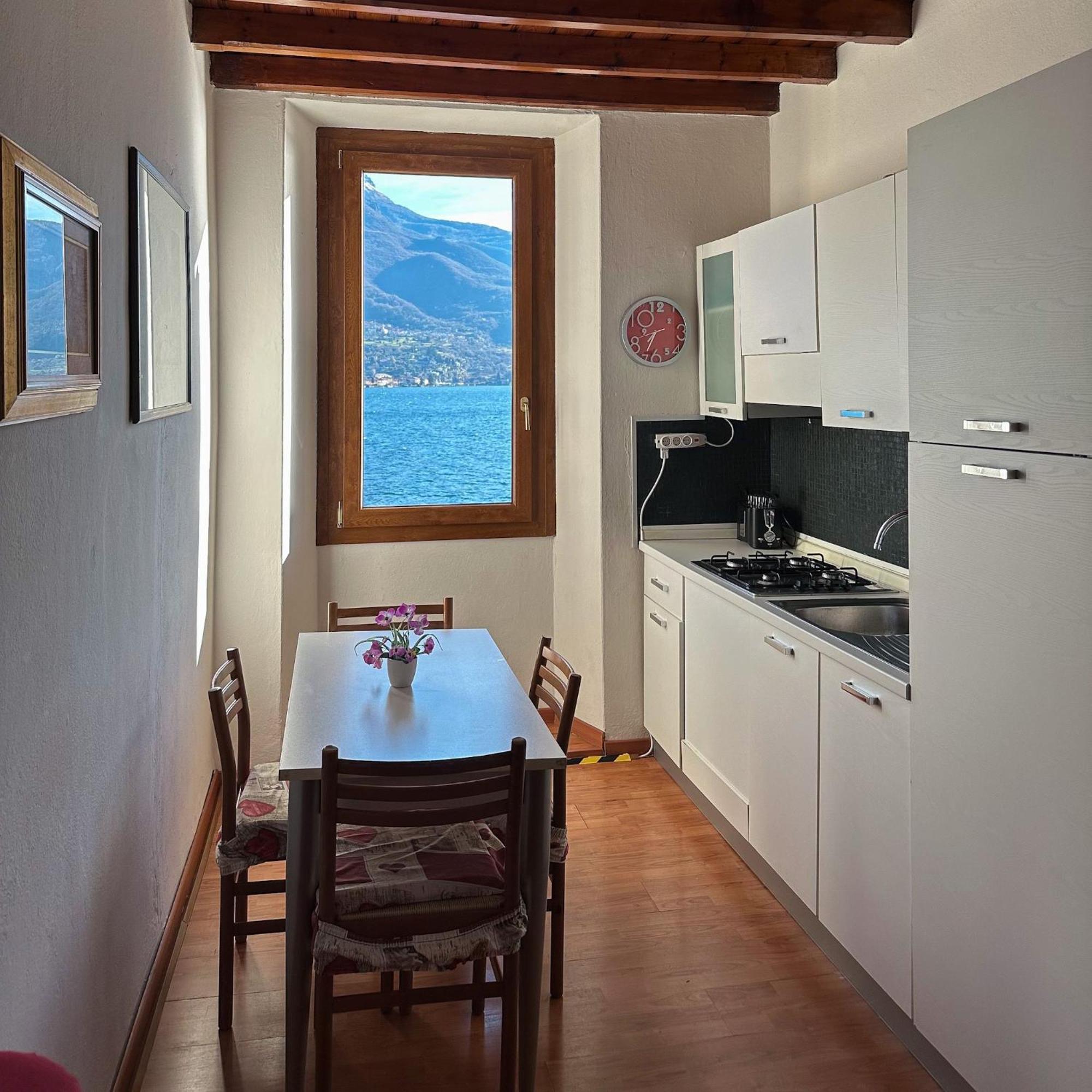 Renzo E Lucia Lake View Apartment Oliveto Lario Bagian luar foto