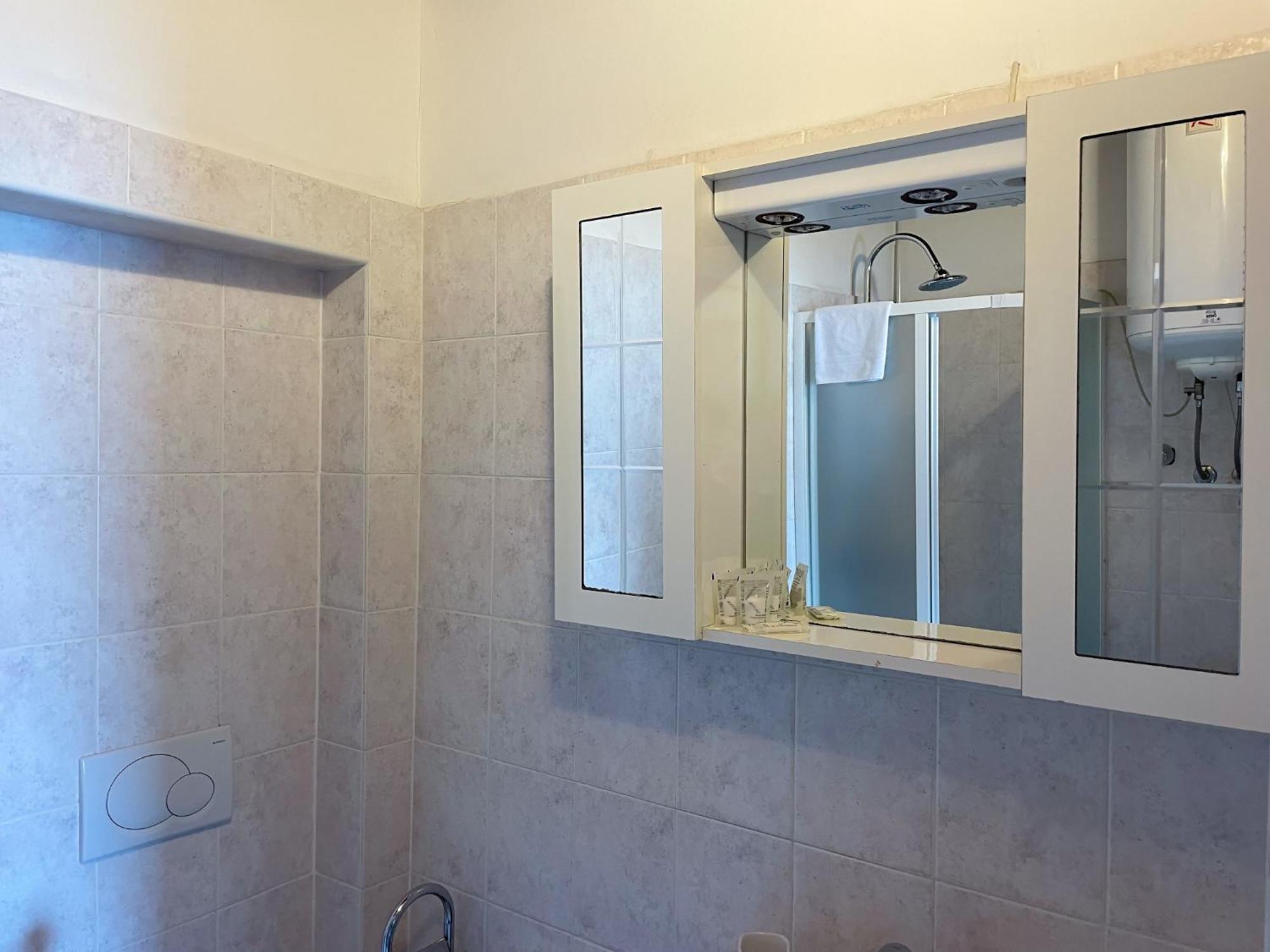 Renzo E Lucia Lake View Apartment Oliveto Lario Bagian luar foto