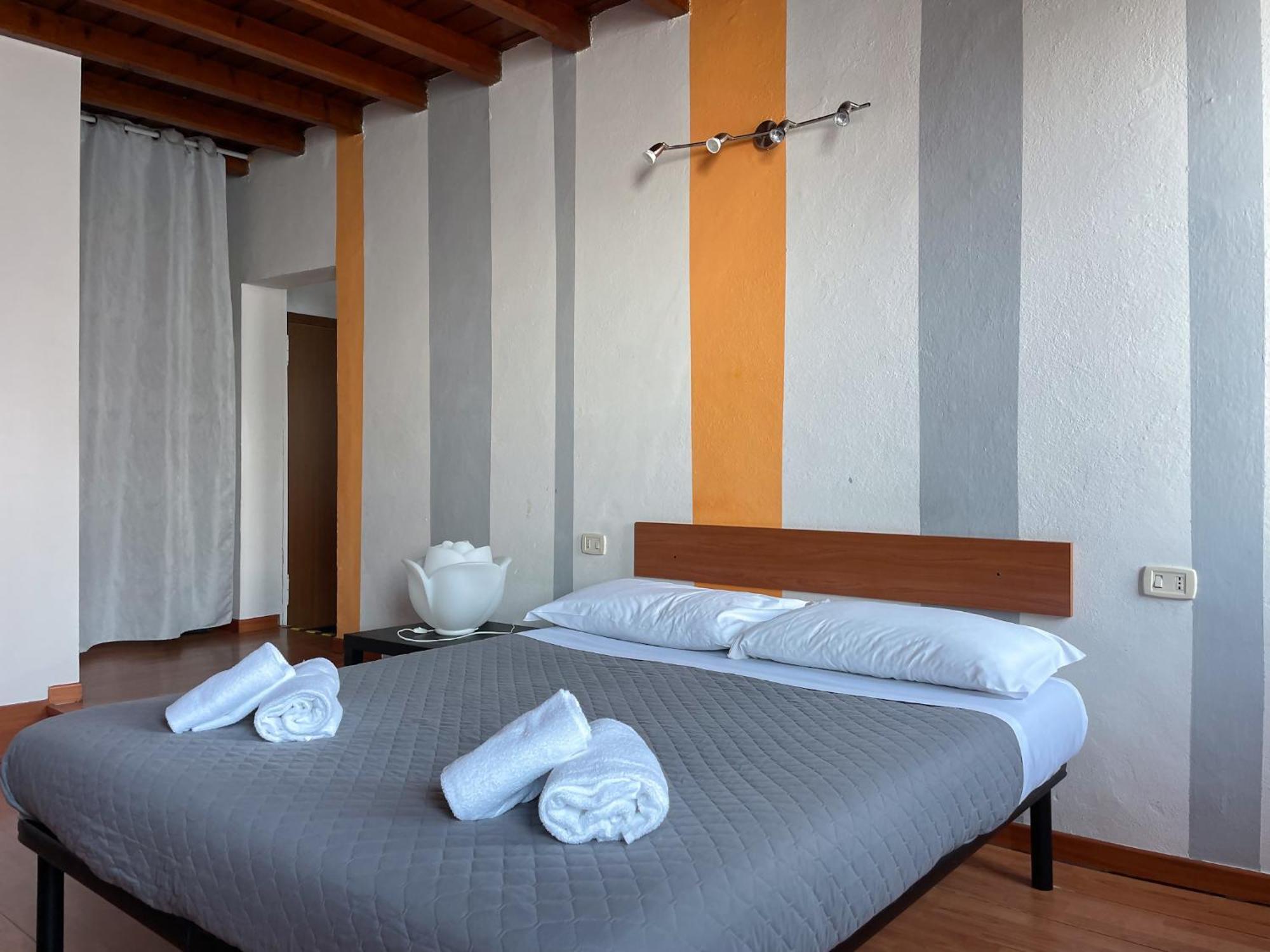 Renzo E Lucia Lake View Apartment Oliveto Lario Bagian luar foto